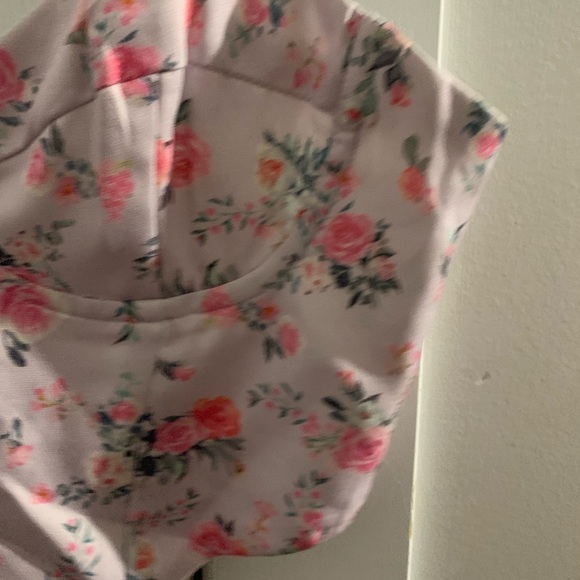 WHITEFOX FLORAL CORSET BUSTIER STYLE TANK 🤍 girly princess vibes - Picture 5 of 9